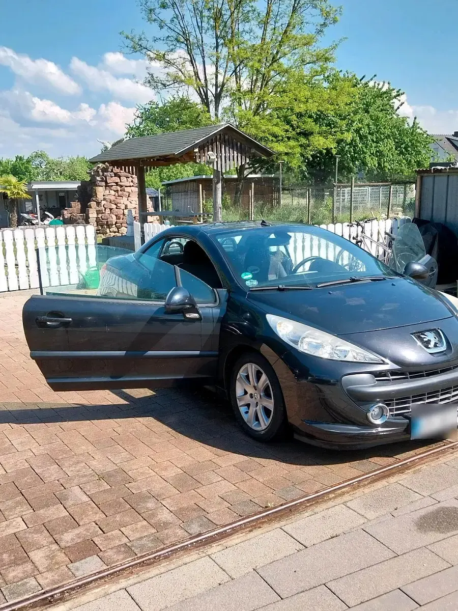 Gebraucht Peugeot 207 CC 120 PS (88 kW) 2008 Schwarz Cabrio
