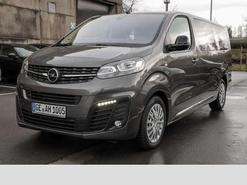 Mondstein grau/e:vulkan grau Gebraucht 2023 Opel Zafira Life Selection Van | 38.950 € (Fairer Preis) - Bild 1/4