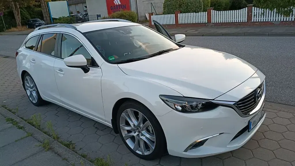 Gebraucht Mazda 6 Exclusive-Line 165 PS (121 kW) 2016 Weiß Limousine