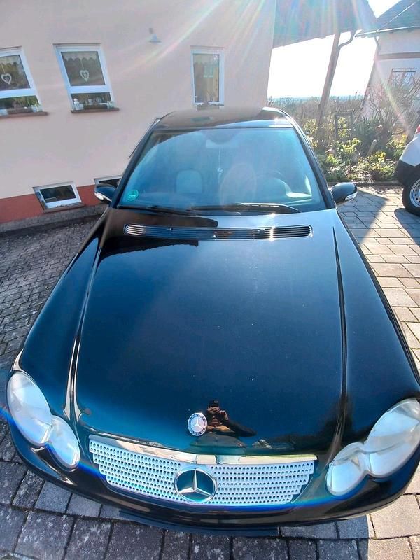 Gebraucht Mercedes C180 143 PS (105 kW) 2007 Schwarz Coupé
