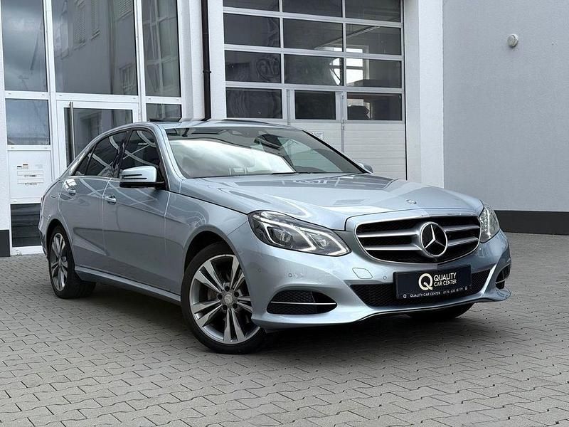 Metalliclack Gebraucht 2013 Mercedes E250 Limousine | 21.490 € (Fairer Preis) - Bild 1/4