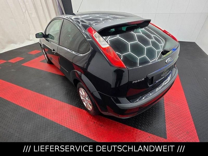 Używany Ford Focus Titanium 125 KM (91 kW) 2006 Czarny Sedan/Limuzyna