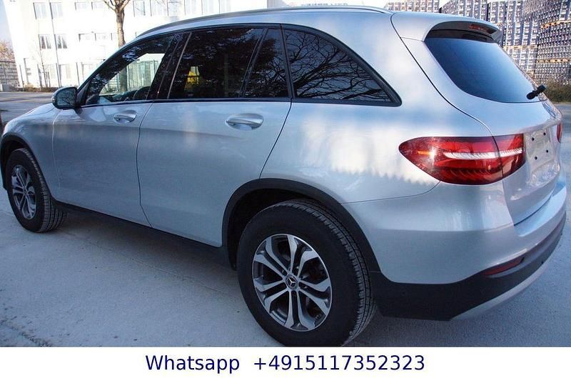 Gebraucht Mercedes GLC250 204 PS (150 kW) 2019 Silber Pickup