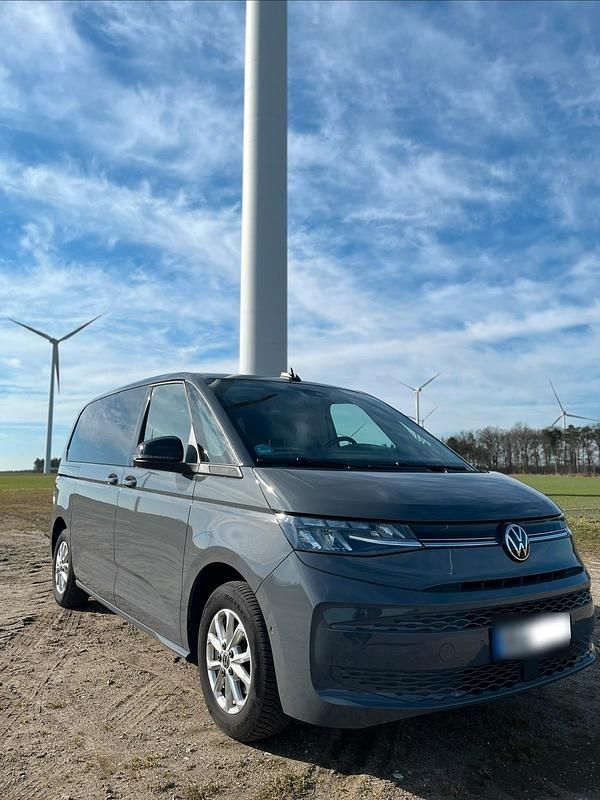 Usata VW Multivan 150 CV (110 kW) 2024 Grigio Monovolume