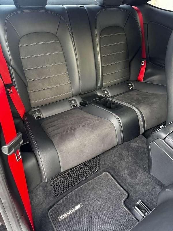 Schwarz Gebraucht 2019 Mercedes C300 AMG line Coupé | 33.500 € (Fairer Preis) - Bild 1/4