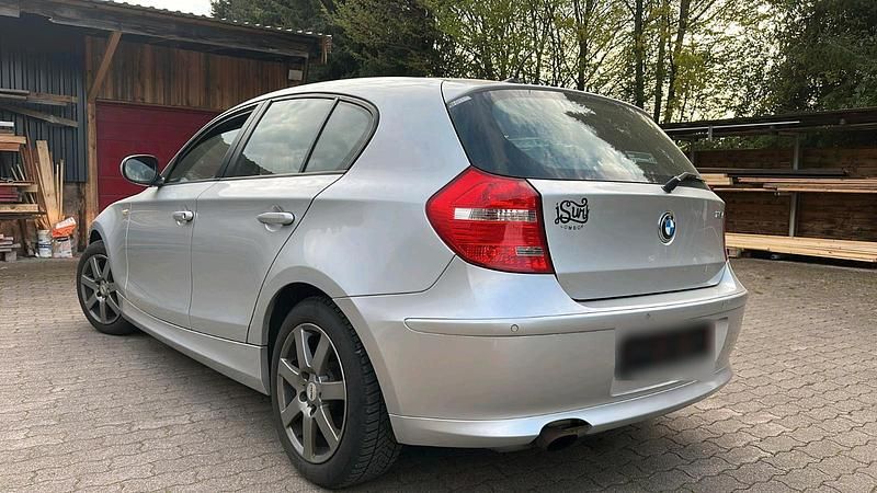 Usata BMW 116 122 CV (89 kW) 2009 Grigio Utilitaria