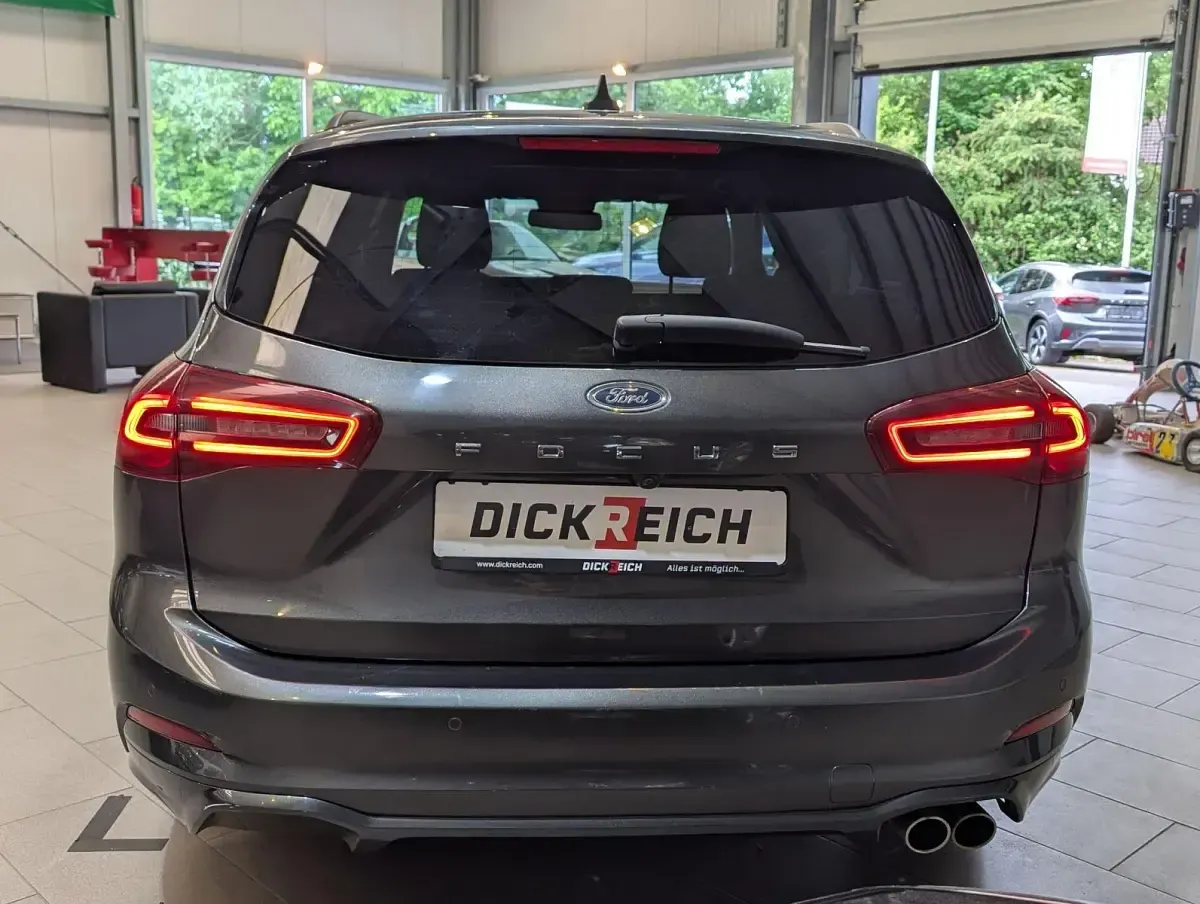 Gebraucht Ford Focus ST-Line 155 PS (114 kW) 2024 Grau Kombi