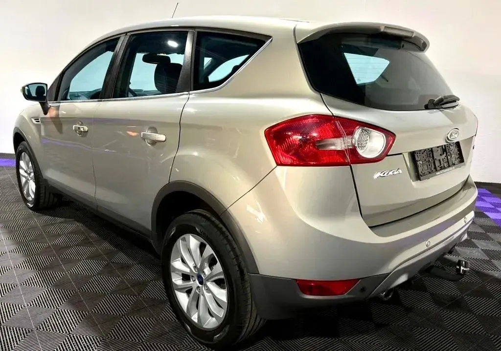 Gebraucht Ford Kuga Titanium 136 PS (100 kW) 2009 Silber SUV