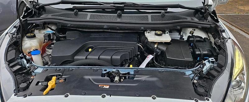 Gebraucht Ford S-MAX Titanium 177 PS (130 kW) 2017 Weiß Van / Kleinbus