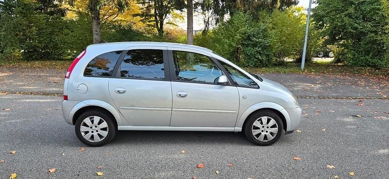 Gebraucht Opel Meriva 101 PS (74 kW) 2005 Silber Van / Kleinbus