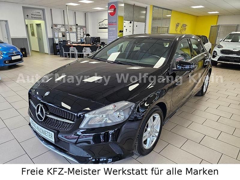 Schwarz Gebraucht 2016 Mercedes A200 Limousine | 12.980 € (Fairer Preis) - Bild 1/4