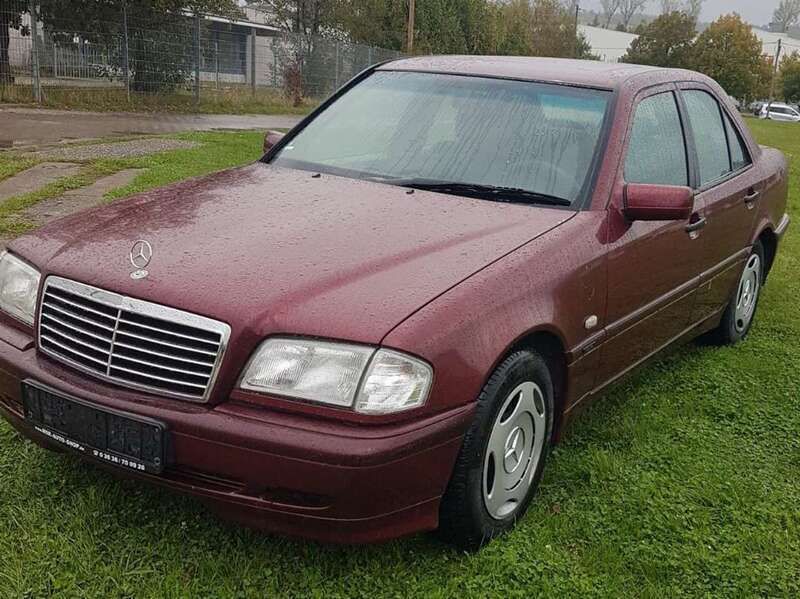 Rot Gebraucht 1999 Mercedes C220 Limousine | 2.500 € (Fairer Preis) - Bild 1/4