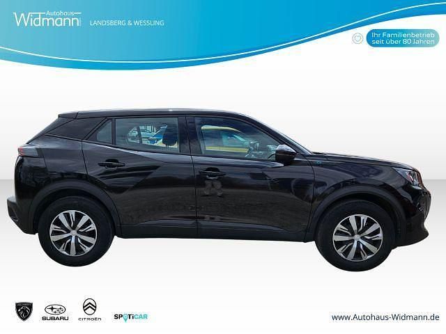 Gebraucht Peugeot e-2008 Active 100 kW (136 PS) 2023 Schwarz SUV