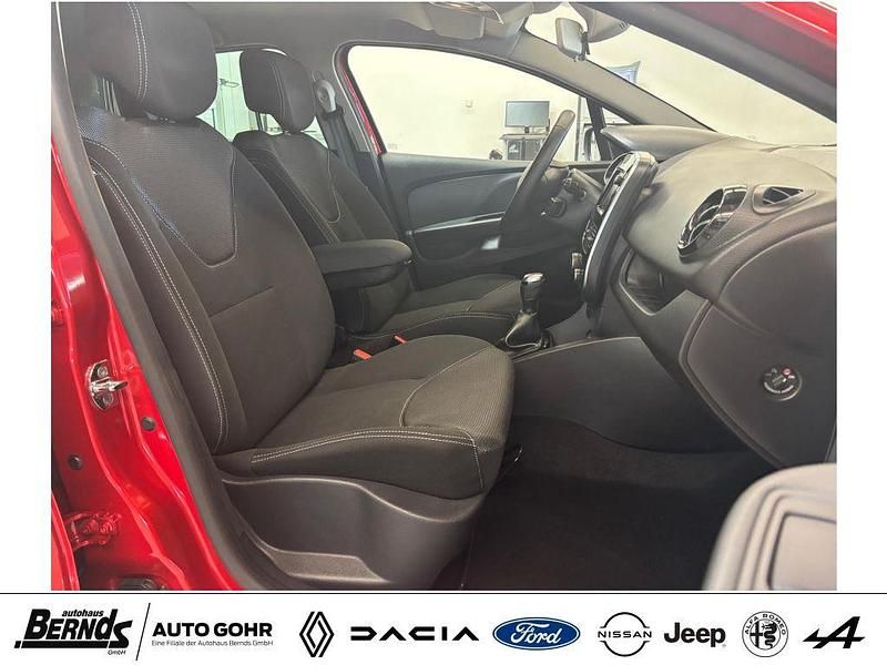 Gebraucht Renault Clio IV Collection 90 PS (66 kW) 2019 Rouge flamme (metallic) Kleinwagen
