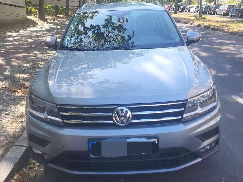 Grau Gebraucht 2019 VW Tiguan Allspace Comfortline SUV | 32.000 € (Fairer Preis) - Bild 1/4