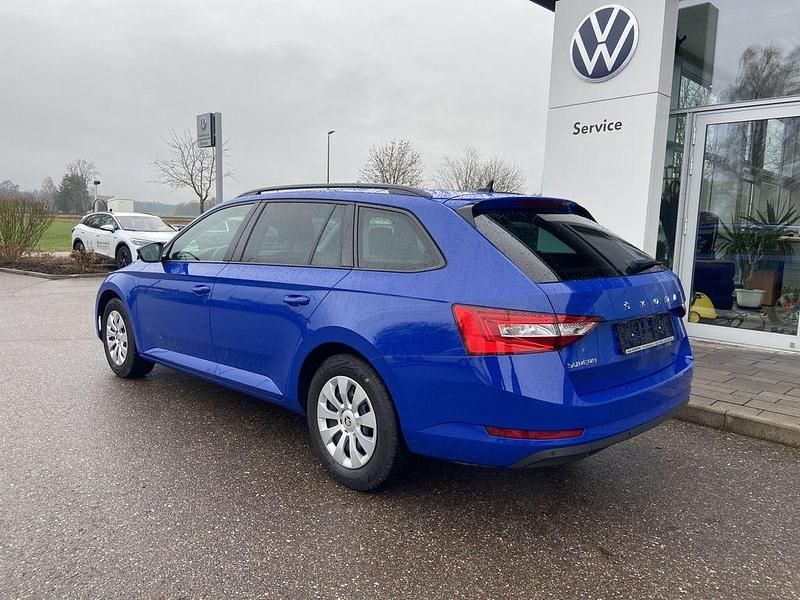 Gebraucht Skoda Superb 150 PS (110 kW) 2022 Blau Kombi