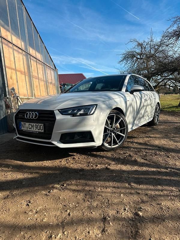 Weiß Gebraucht 2016 Audi A4 S-Line Kombi | 23.000 € (Teuer) - Bild 1/4