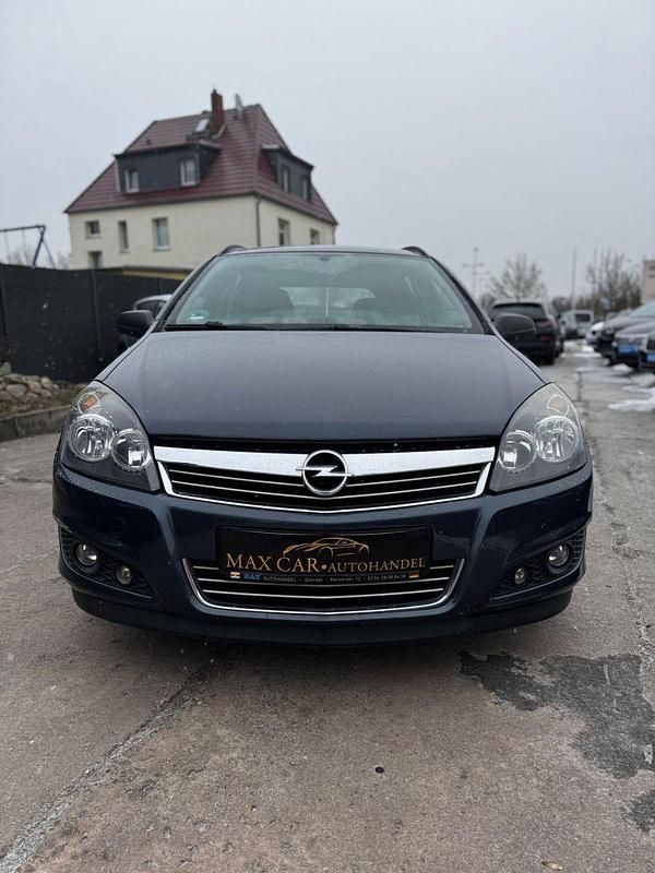 Gebraucht Opel Astra Selection 116 PS (85 kW) 2009 Blau Kombi