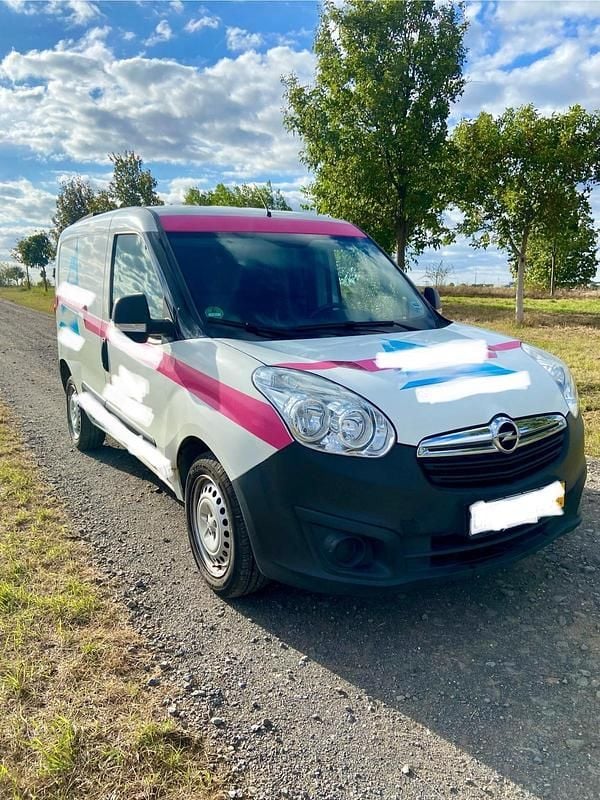 Second-hand Opel Combo 88 CP (64 kW) 2017 Alb Monovolum