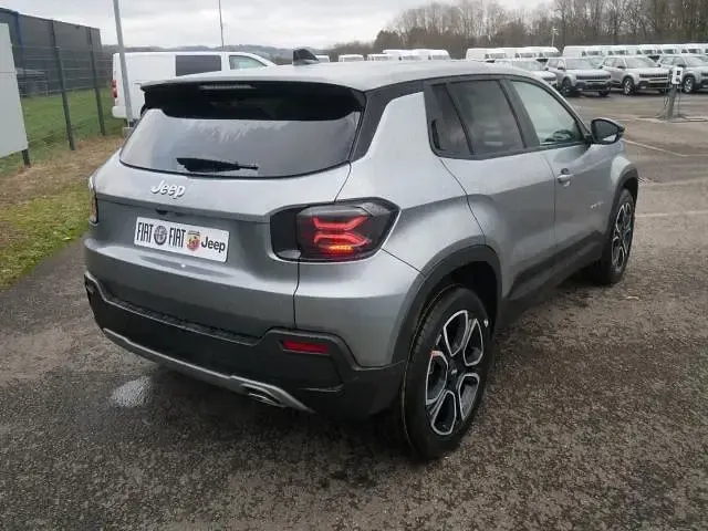 Ny Jeep Avenger Summit 101 HK (74 kW) 2026 Grå SUV