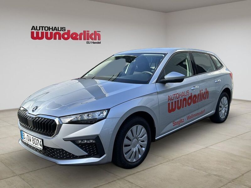 Silber Gebraucht 2024 Skoda Scala Essence Kleinwagen | 22.990 € (Fairer Preis) - Bild 1/4