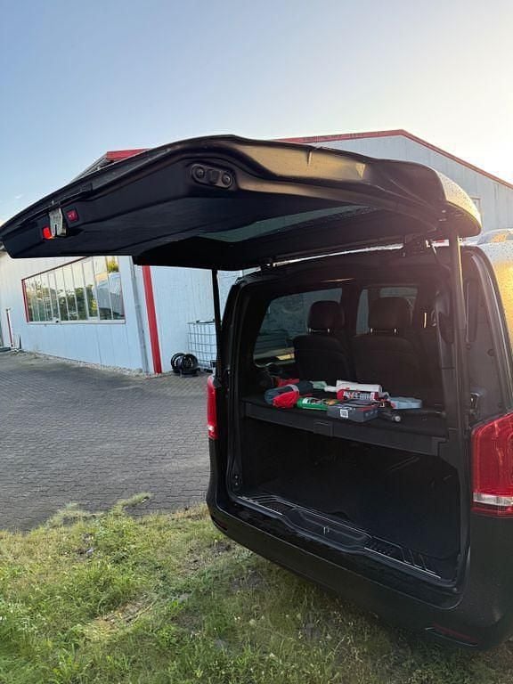 Gebraucht Mercedes V300 Exclusive 237 PS (174 kW) 2021 Schwarz Van / Kleinbus