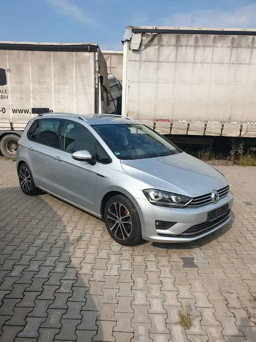 Gebraucht VW Golf Sportsvan LOUNGE 110 PS (80 kW) 2015 Silber Van / Kleinbus