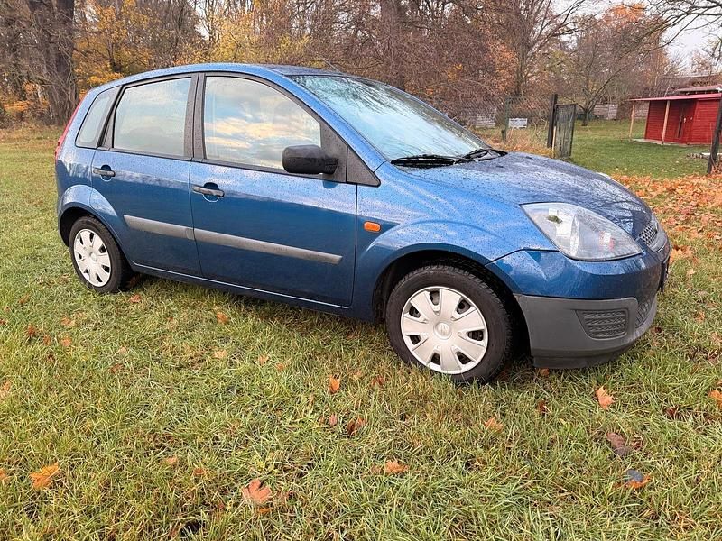 Blau Gebraucht 2007 Ford Fiesta Kleinwagen | 3.900 € - Bild 1/4