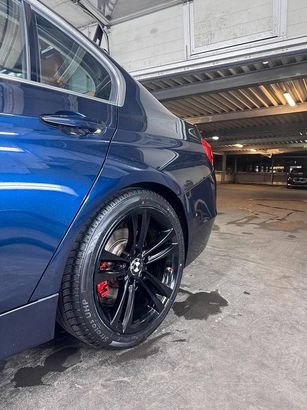 Gebraucht BMW 328 245 PS (180 kW) 2011 Schwarz Limousine