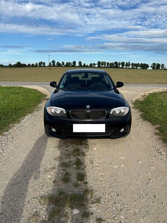 Gebraucht BMW 118 143 PS (105 kW) 2013 Schwarz Kleinwagen