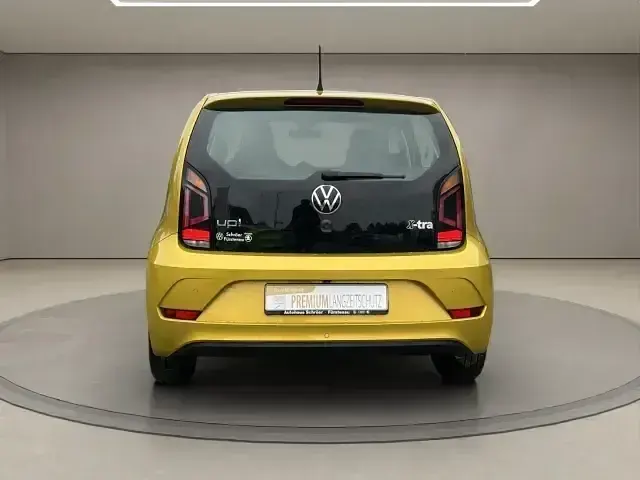 Second-hand VW up! 65 CP (47 kW) 2021 Galben Hatchback