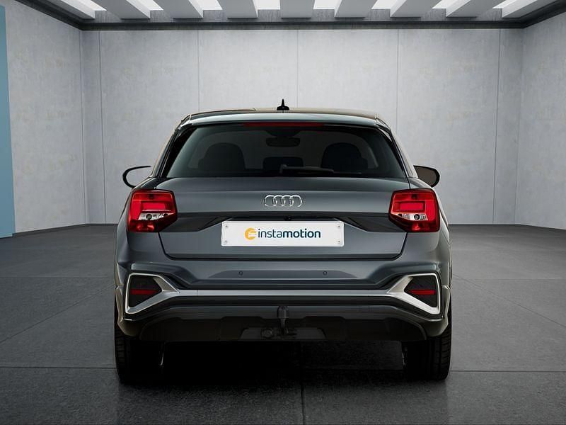 Neu Audi Q2 150 PS (110 kW) 2025 Grau SUV
