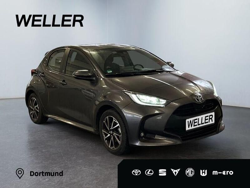 Gebraucht Toyota Yaris Hybrid Basis 116 PS (85 kW) 2022 Marlingrau metallic Kleinwagen