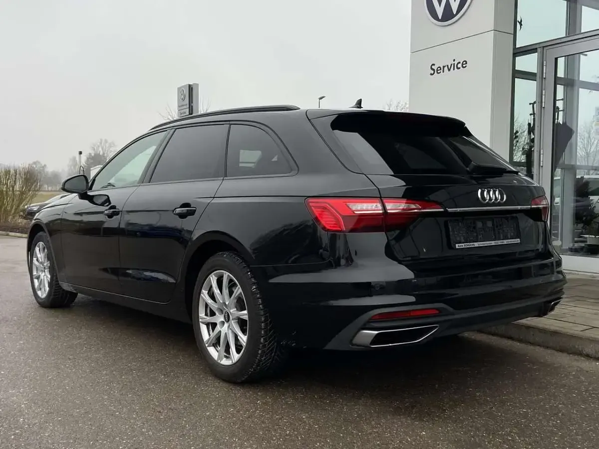 Gebraucht Audi A4 150 PS (110 kW) 2022 Schwarz Kombi