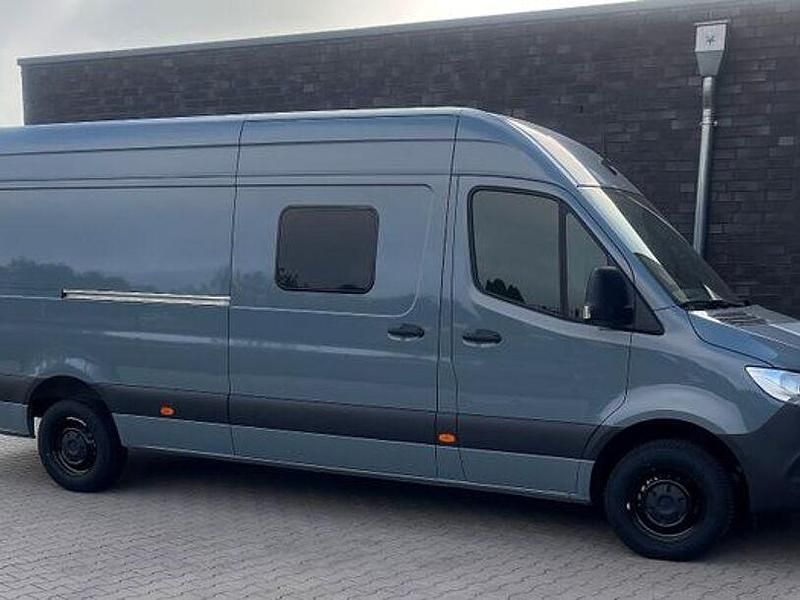 Grau Neu 2024 Mercedes Sprinter Van | 69.000 € - Bild 1/4