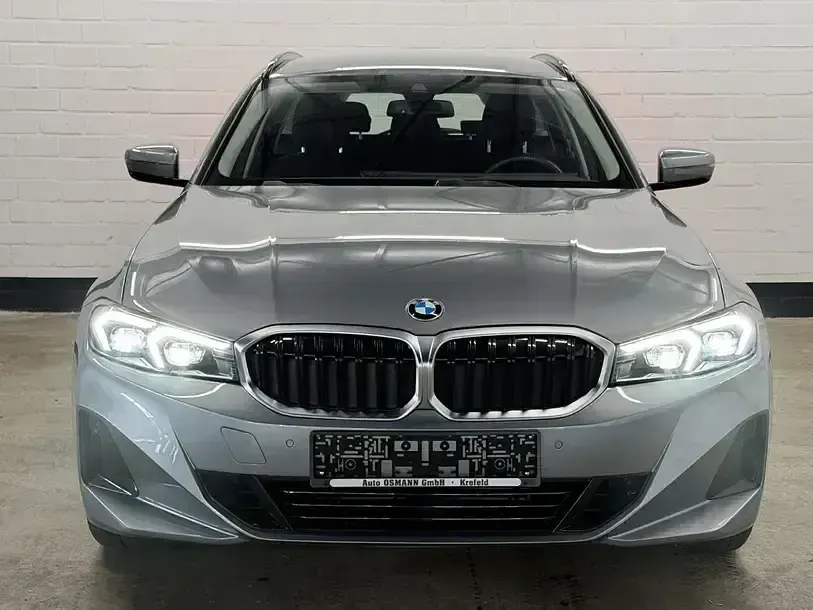 Gebraucht BMW 320 Shadowline 190 PS (139 kW) 2024 Skyscraper grau metallic Kombi