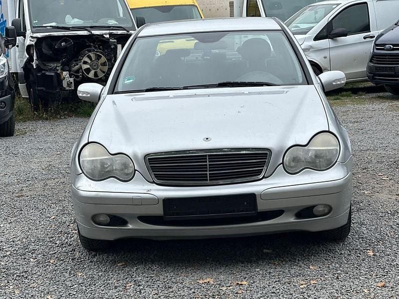 Gebraucht Mercedes C200 122 PS (89 kW) 2004 Silber Limousine