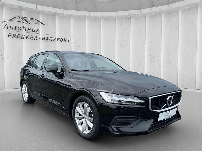 Schwarz Gebraucht 2021 Volvo V60 Momentum Kombi | 25.499 € (Fairer Preis) - Bild 1/4