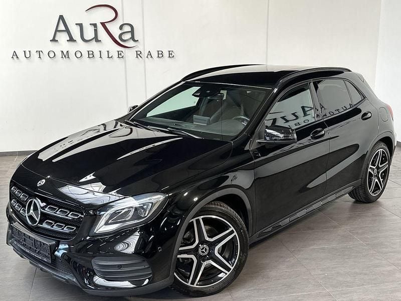 Schwarz Gebraucht 2017 Mercedes GLA250 AMG line SUV | 19.989 € (Guter Preis) - Bild 1/4