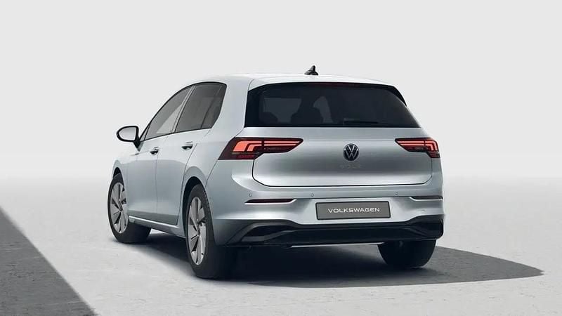 Neu VW Golf VIII Life 116 PS (85 kW) 2025 Silber Limousine