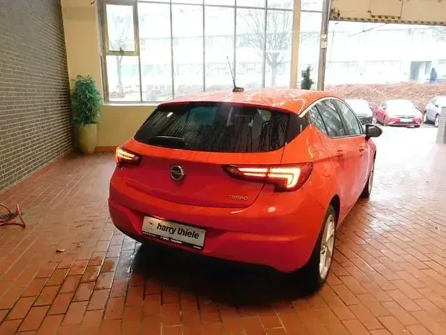 Gebraucht Opel Astra Dynamic 125 PS (91 kW) 2017 Rot Limousine