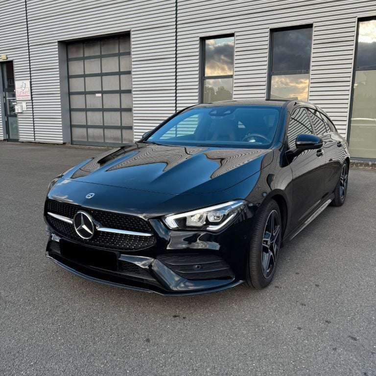 Schwarz Gebraucht 2023 Mercedes CLA200 Shooting Brake AMG Kombi | 29.950 € (Guter Preis) - Bild 1/4