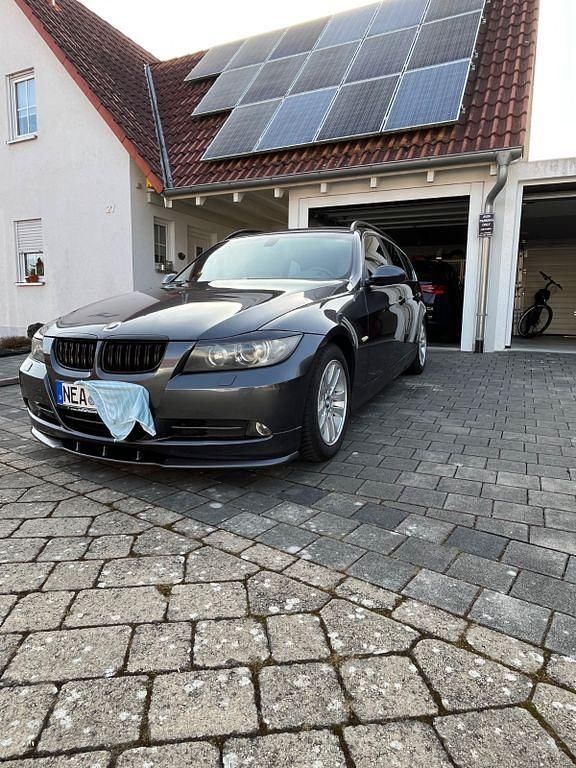 Gebraucht BMW 325 218 PS (160 kW) 2007 Grau Kombi