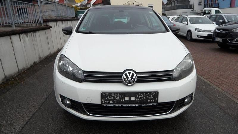 Weiß Gebraucht 2011 VW Golf VI Style Limousine | 3.199 € (Superpreis) - Bild 1/4