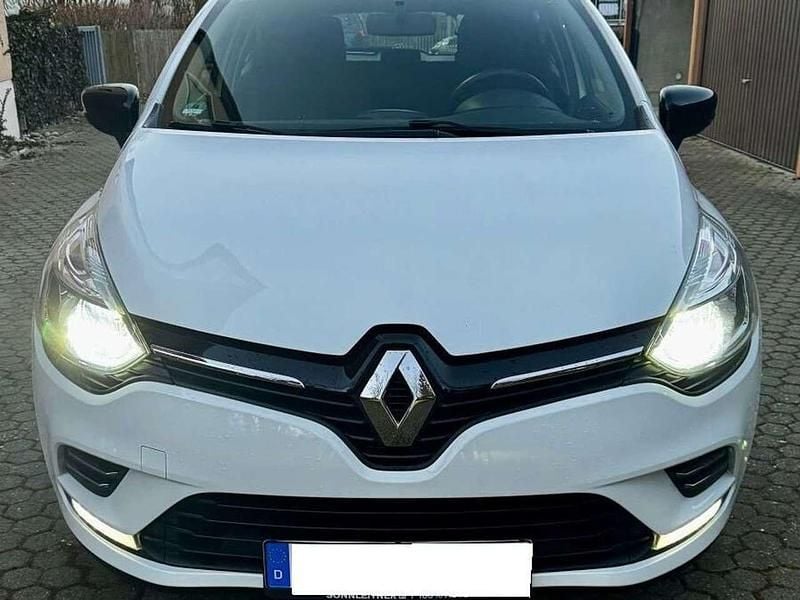 Weiß Gebraucht 2018 Renault Clio IV Limousine | 7.500 € (Fairer Preis) - Bild 1/4