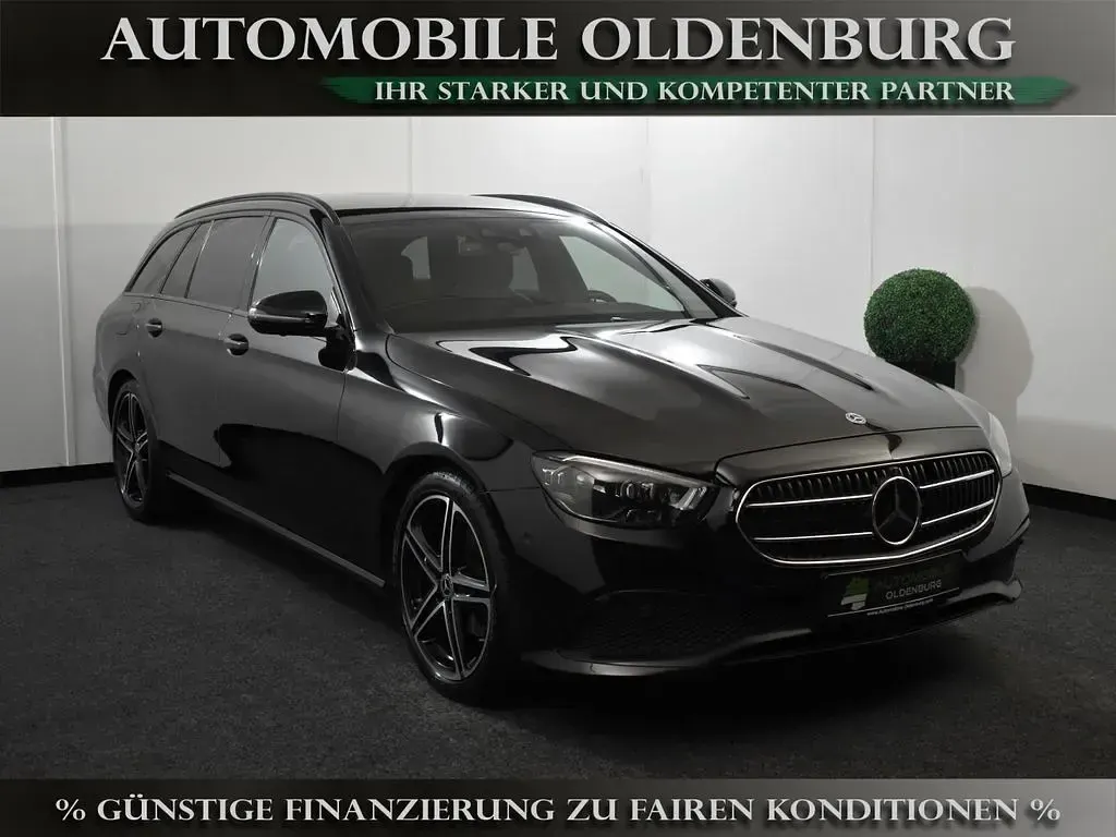 Gebraucht Mercedes E220 Avantgarde 194 PS (142 kW) 2021 Schwarz Limousine