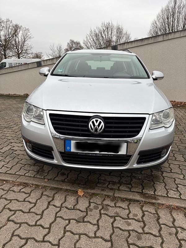 Gebraucht VW Passat 140 PS (102 kW) 2008 Silber Kombi
