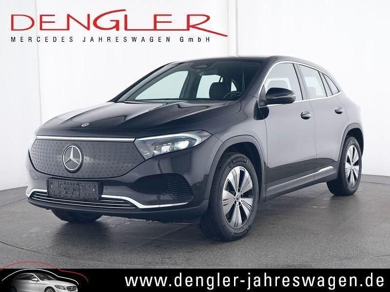 Kosmosschwarz metallic Gebraucht 2024 Mercedes EQA350 SUV | 35.690 € (Superpreis) - Bild 1/4