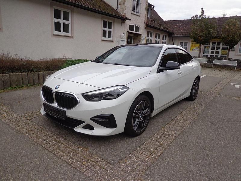 Weiß Gebraucht 2020 BMW 220 Performance Coupé | 23.900 € (Guter Preis) - Bild 1/4
