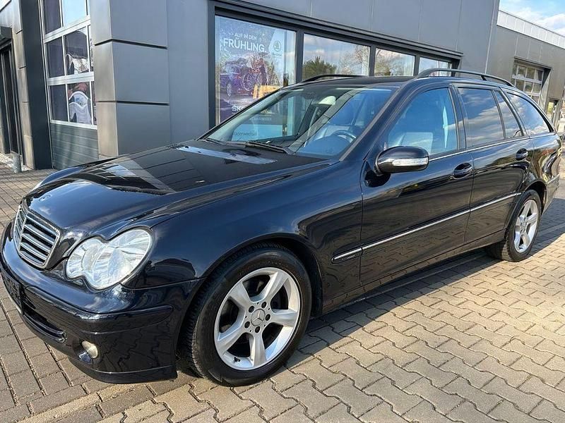 Gebraucht Mercedes C180 143 PS (105 kW) 2005 Diamantschwarz Kombi